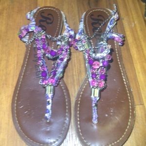 Woman Rebel by Zigi sandals size 7